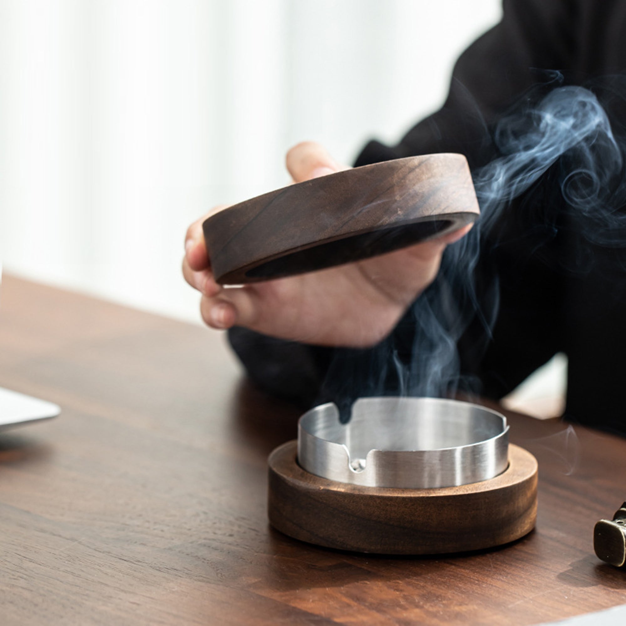 Round Walnut Wood Ashtray with Lid