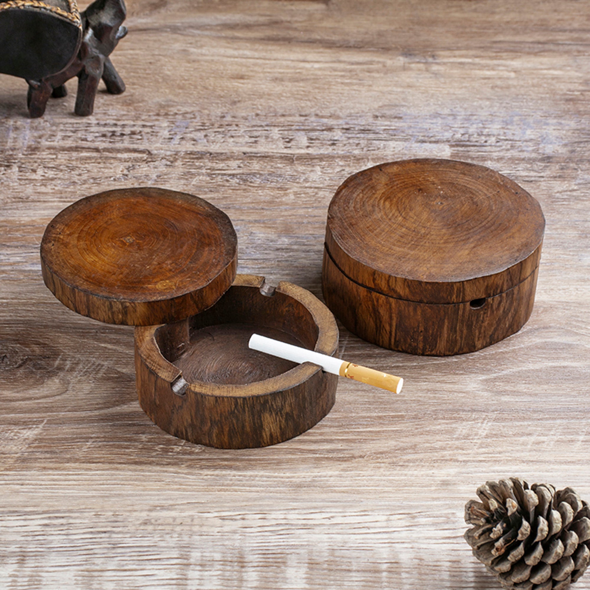 Rustic Wood Cigar Ashtray with Lid, Round Ashtray for Cigarettes